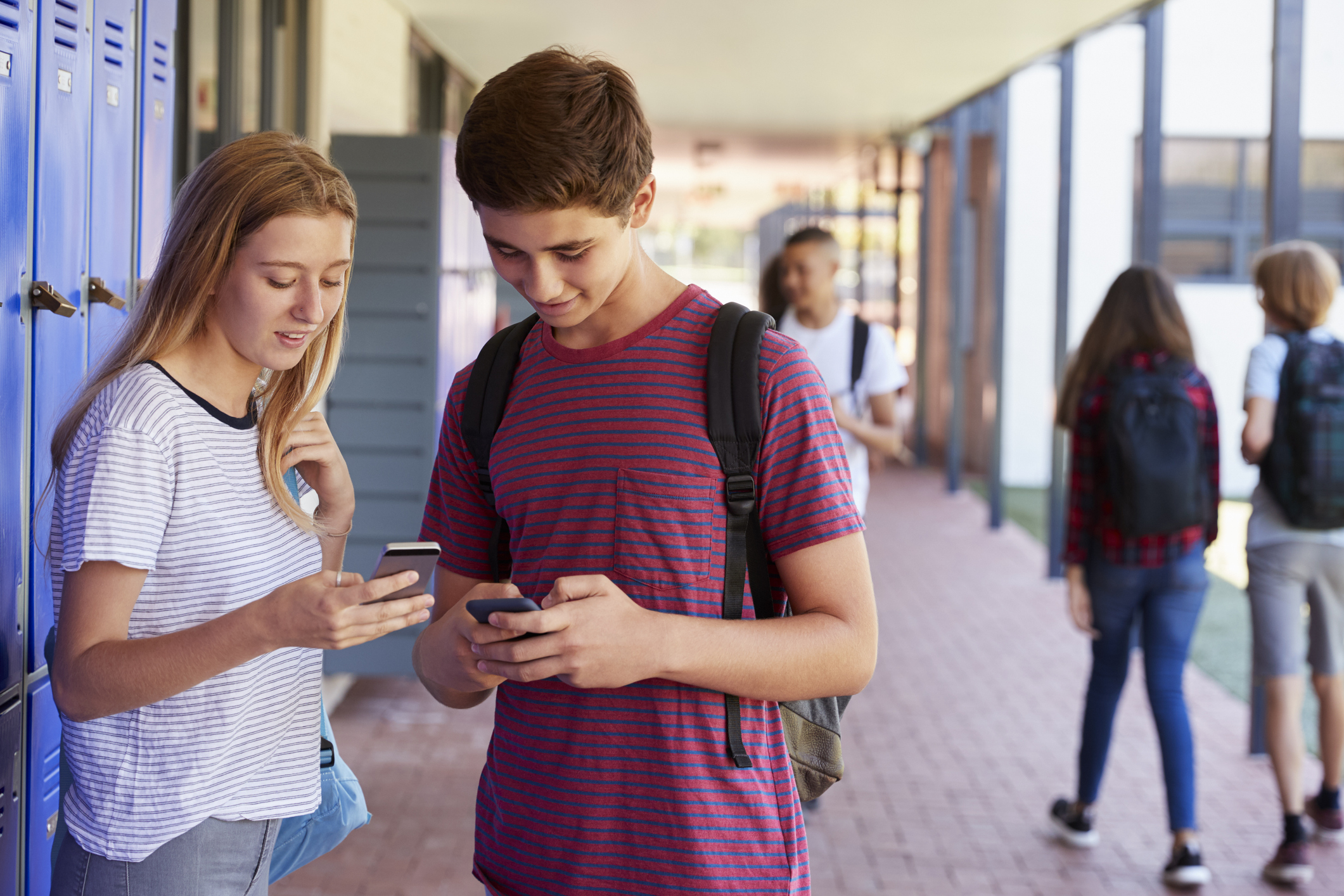 Should Phones be Allowed in School